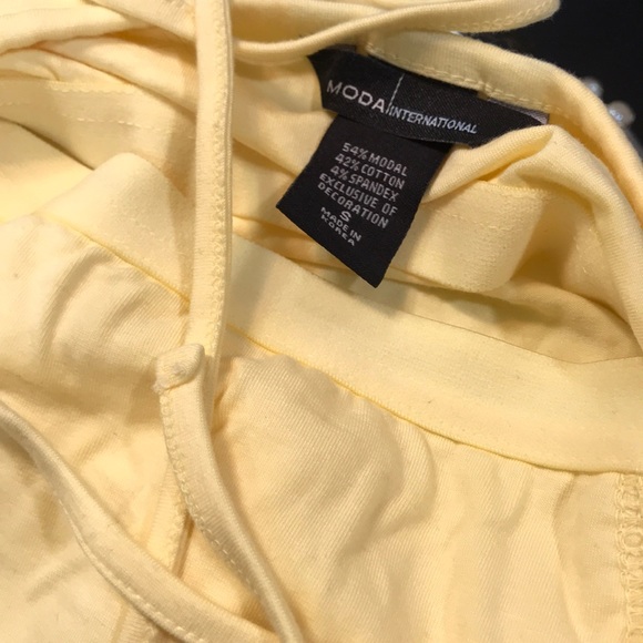 Halter top. - Picture 2 of 2